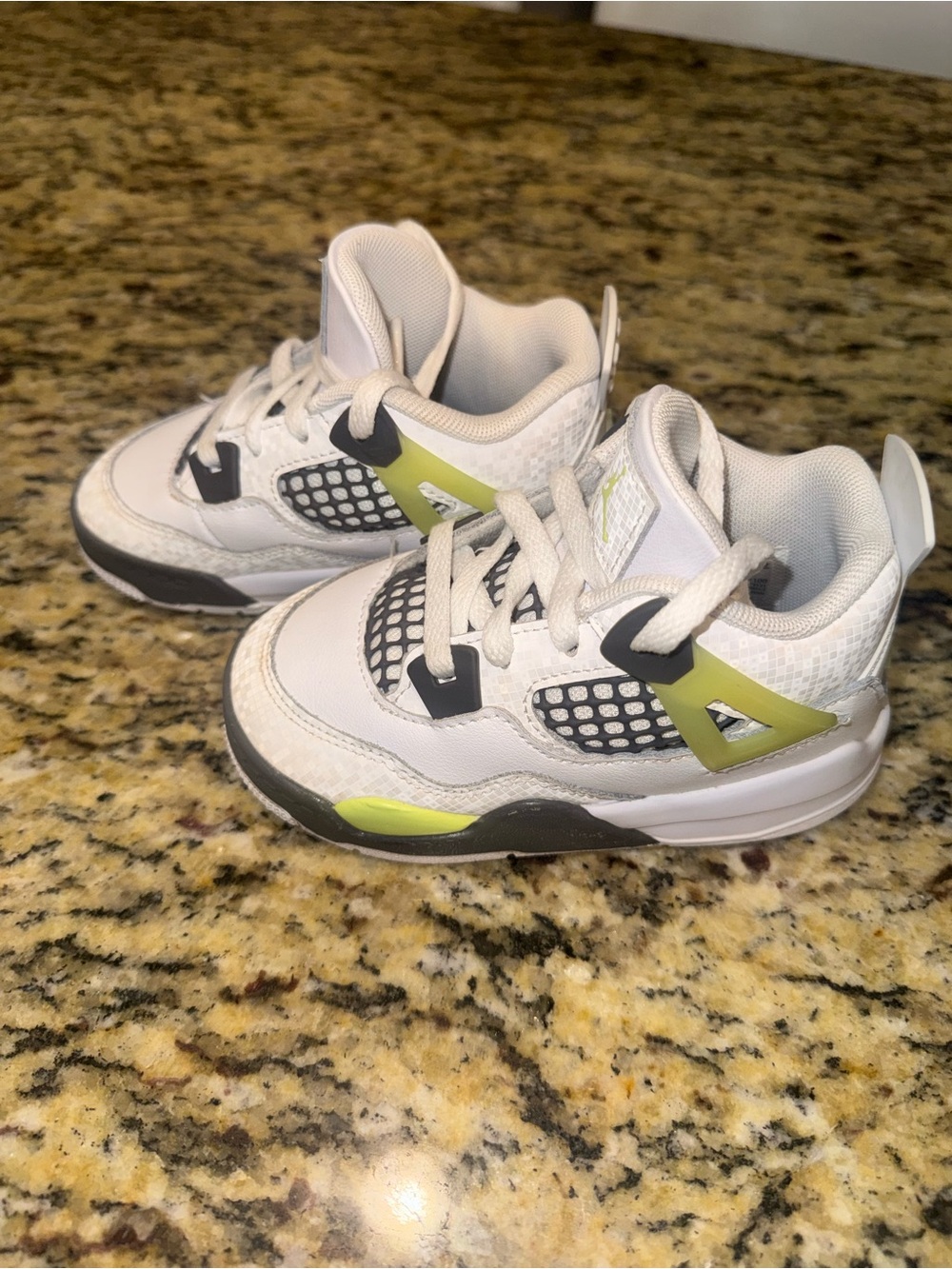Nike Jordan 4 Retro Light Lemon Twist (Toddler 8C)